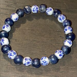 Blue and White Floral Beaded Bracelet